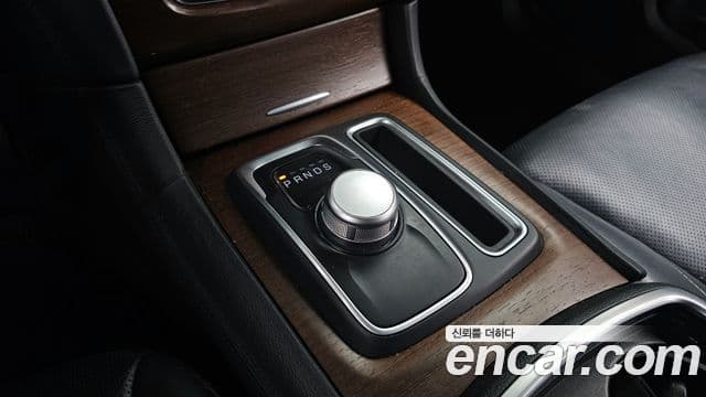 크라이슬러 The / новый New 300C, 2016 9