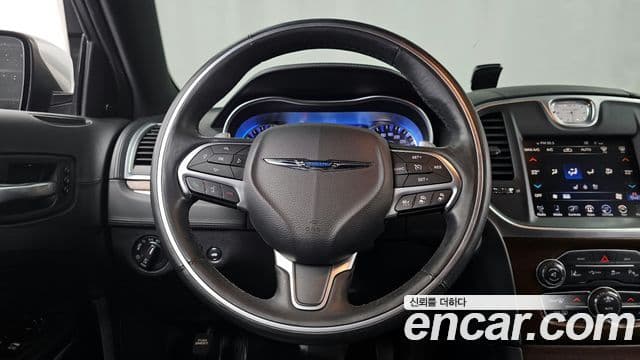 크라이슬러 The / новый New 300C, 2016 13