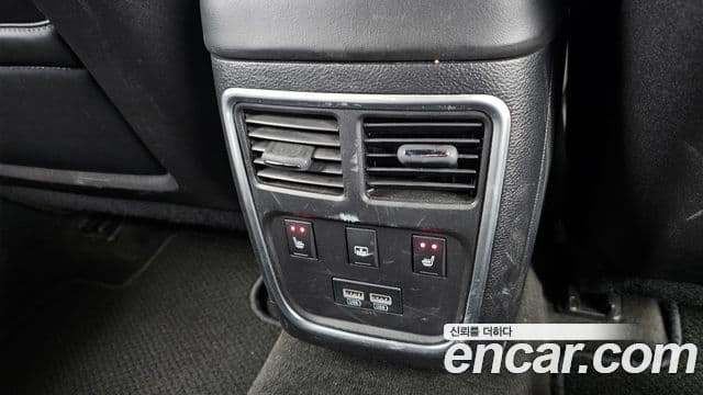 크라이슬러 The / новый New 300C, 2016 19