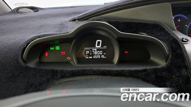 KG모빌리티(SsangYong) Korando 투리스모 4WD RX 9인승, 2018 8