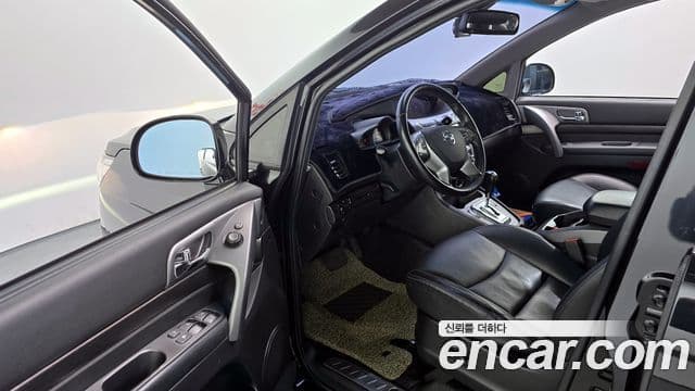 KG모빌리티(SsangYong) Korando 투리스모 4WD RX 9인승, 2018 10