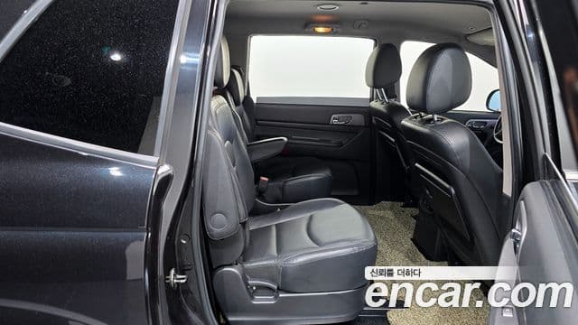 KG모빌리티(SsangYong) Korando 투리스모 4WD RX 9인승, 2018 12