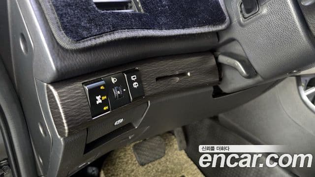 KG모빌리티(SsangYong) Korando 투리스모 4WD RX 9인승, 2018 16