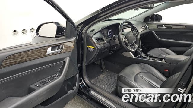 Hyundai LF Sonata Premium, 2015 10