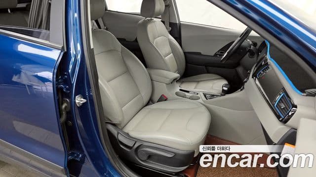 Kia Niro Noblesse, 2018 11