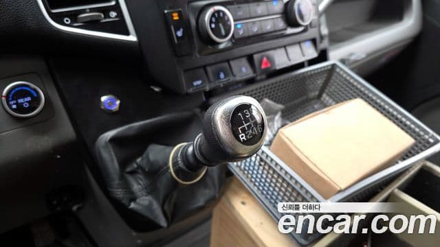 Hyundai 쏠라티 15인승, 2015 9