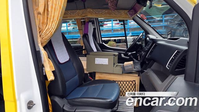 Hyundai 쏠라티 15인승, 2015 11