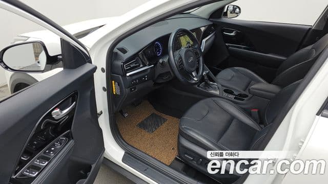 Kia The / новый New Niro Prestige, 2020 11