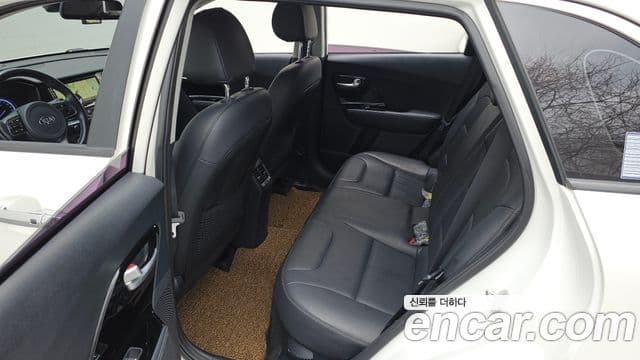 Kia The / новый New Niro Prestige, 2020 12