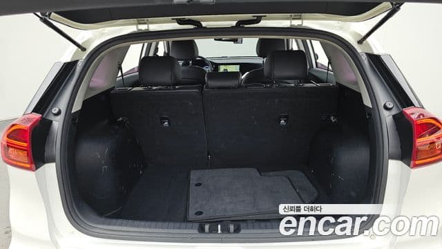 Kia The / новый New Niro Prestige, 2020 20