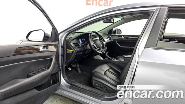 Hyundai LF Sonata 2.0 Smart, 2015 10