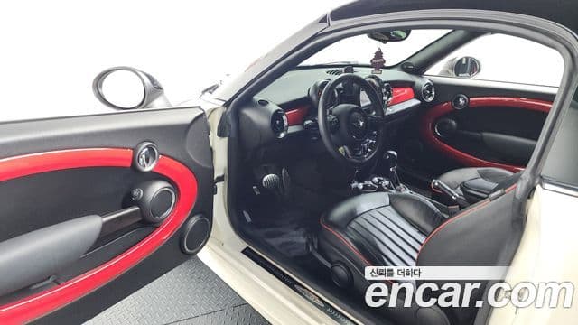 Mini Cooper S купе JCW, 2015 10