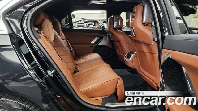 BMW i7 (G70) eDrive 50 M Sport, 2024 12