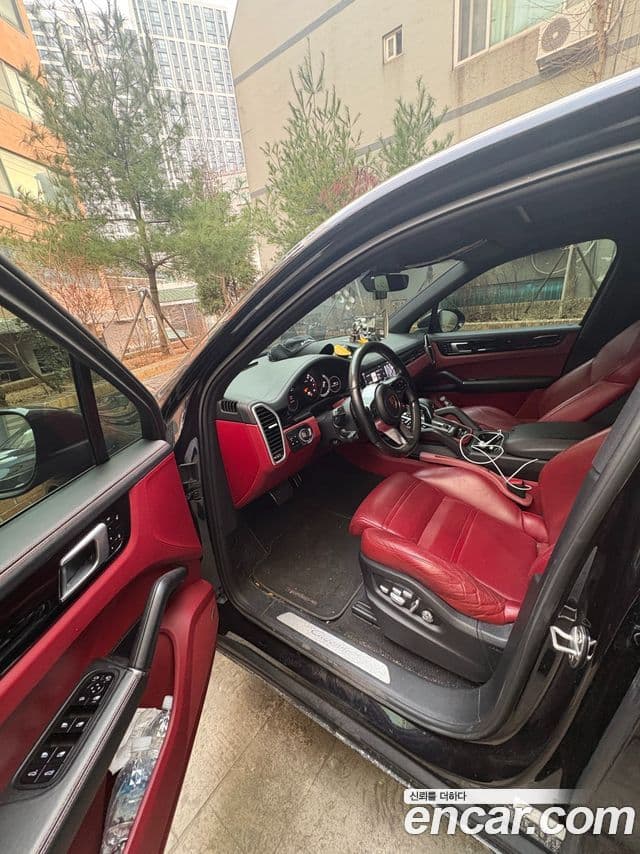 Porsche Cayenne (PO536), 2019 7