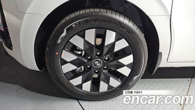 Hyundai Staria Inspiration, 2025 все фото