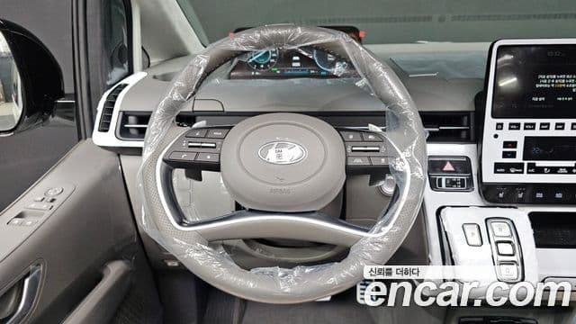 Hyundai Staria Inspiration, 2025 11