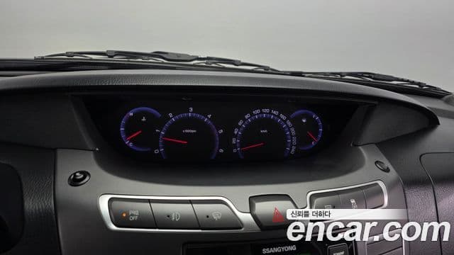 KG모빌리티(SsangYong) Korando 투리스모 4WD TX 9인승, 2019 14