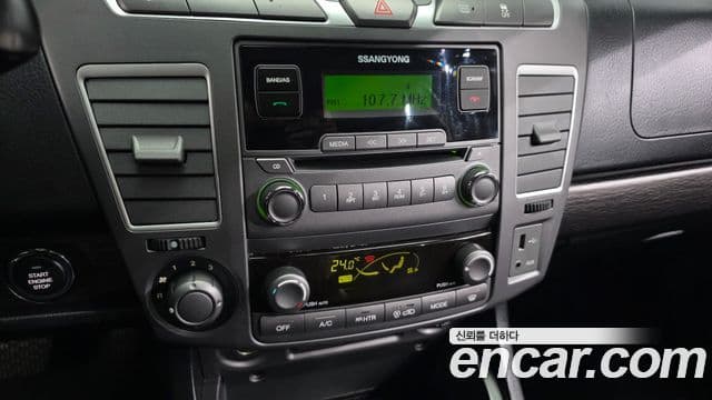 KG모빌리티(SsangYong) Korando 투리스모 4WD TX 9인승, 2019 15