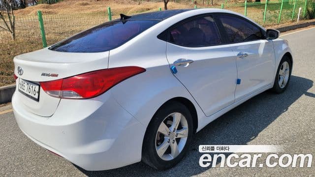 Hyundai Avante MD Premier, 2011 3