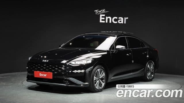 Kia K8 гибрид Signature, 2023 1