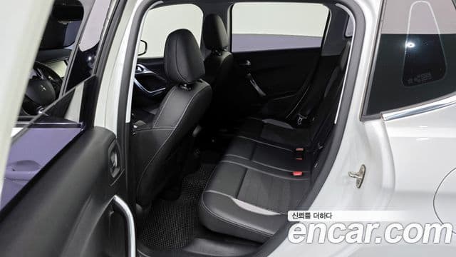 Peugeot 2008 1.6 BlueHDi Felline, 2016 20