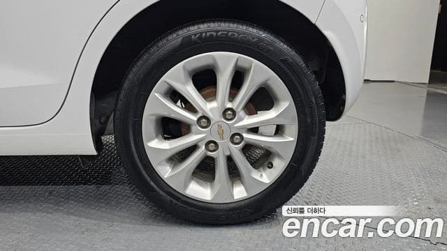Chevrolet(GM대우) The / новый New Spark Premier, 2021 все фото