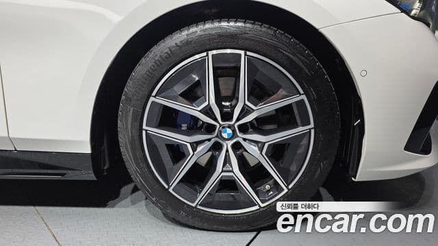 BMW 5시리즈 (G60) 520i M Sport, 2024 все фото