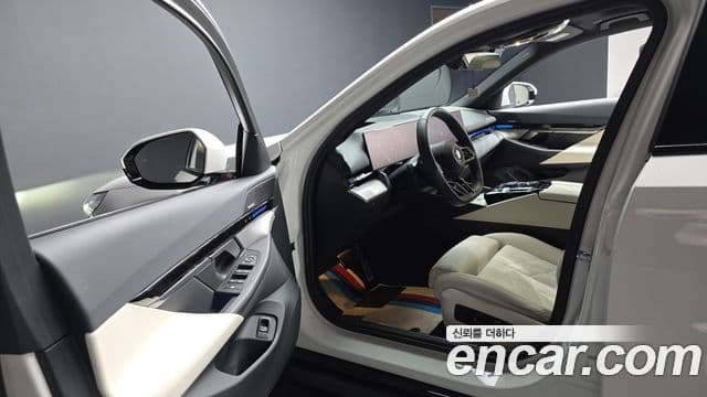 BMW 5시리즈 (G60) 520i M Sport, 2024 10