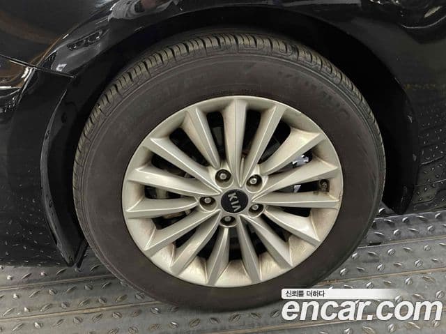 Kia All New K7 3.0 LPI Deluxe (арендный автомобиль), 2017 20