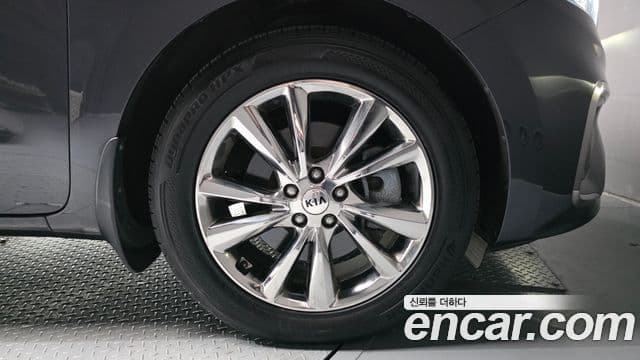 Kia The / новый New Carnival Prestige, 2019 все фото