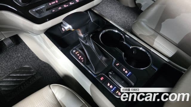 Kia The / новый New Carnival Prestige, 2019 9