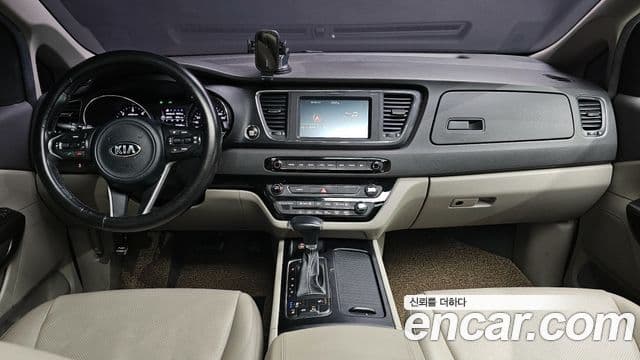 Kia All New Carnival Luxury, 2017 7