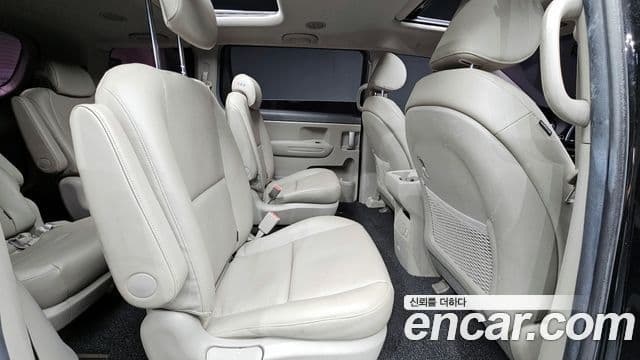 Kia All New Carnival Luxury, 2017 11
