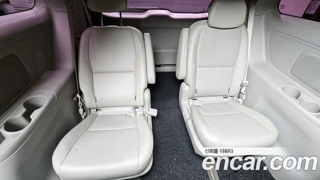 Kia All New Carnival Luxury, 2017 12