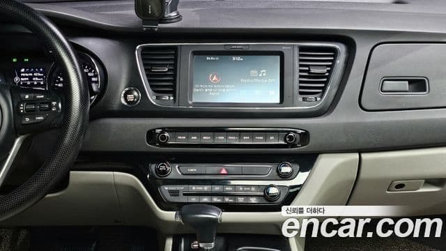 Kia All New Carnival Luxury, 2017 15