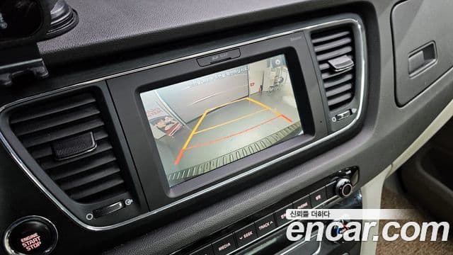 Kia All New Carnival Luxury, 2017 16