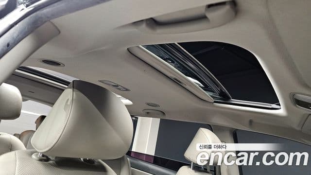 Kia All New Carnival Luxury, 2017 18