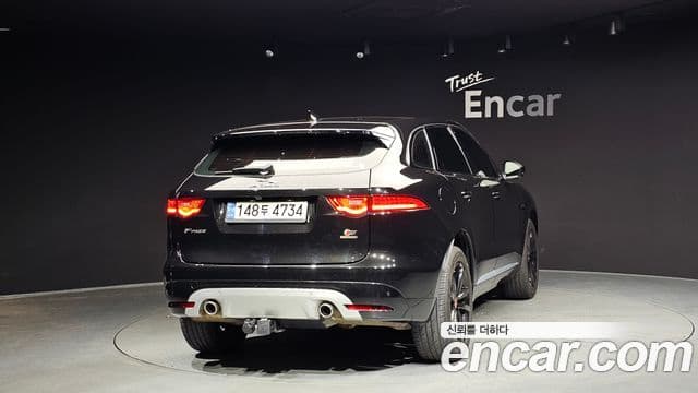 Jaguar F-PACE 30d first Edition, 2017 4