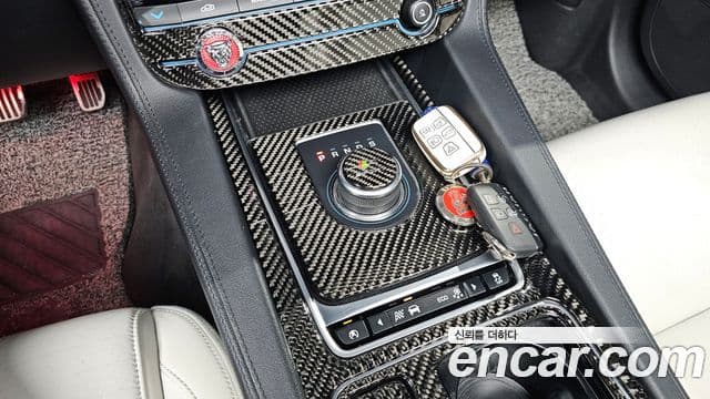 Jaguar F-PACE 30d first Edition, 2017 9