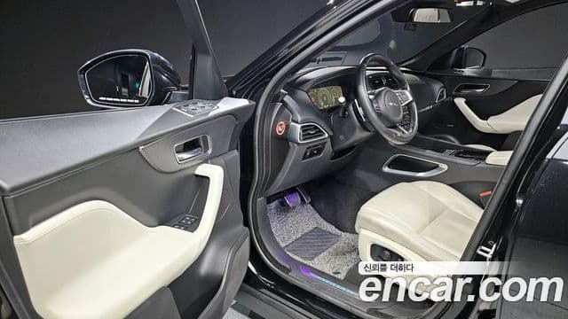 Jaguar F-PACE 30d first Edition, 2017 10