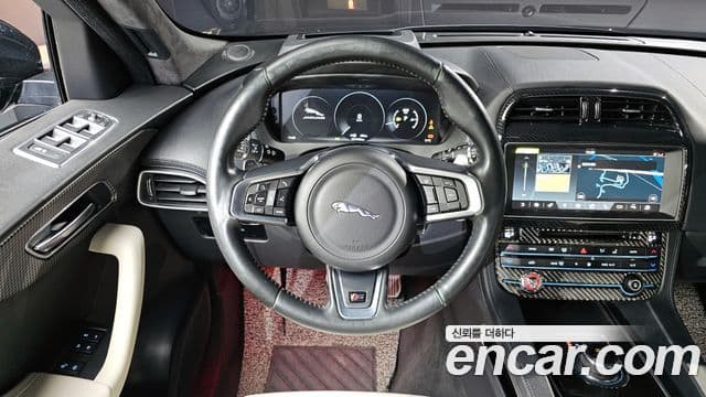 Jaguar F-PACE 30d first Edition, 2017 13