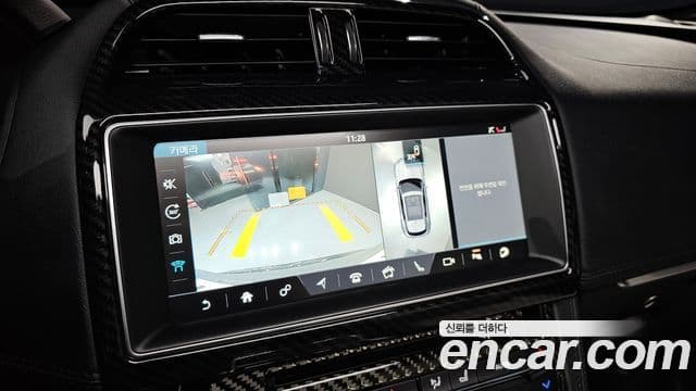 Jaguar F-PACE 30d first Edition, 2017 16