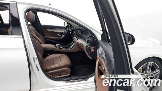 Mercedes-Benz E-класс W213 AMG Line, 2019 все фото