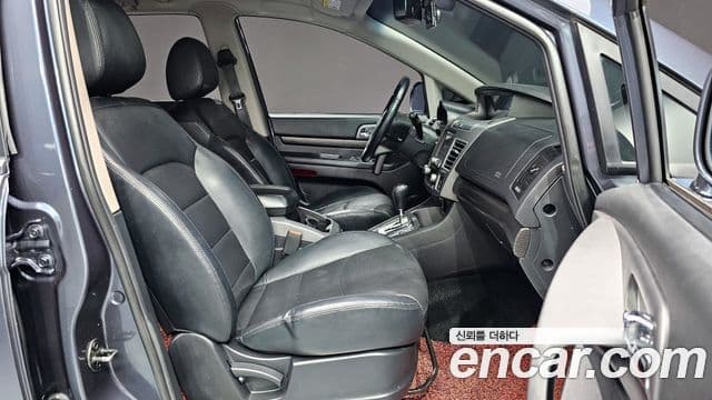 KG모빌리티(SsangYong) Korando 투리스모 4WD outdoor Edition 9인승, 2017 10