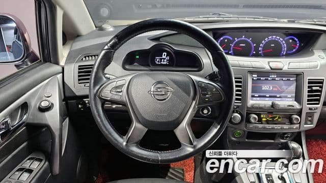 KG모빌리티(SsangYong) Korando 투리스모 4WD outdoor Edition 9인승, 2017 13