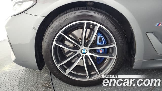 BMW 5시리즈 (G30) 520i M Sport, 2023 все фото
