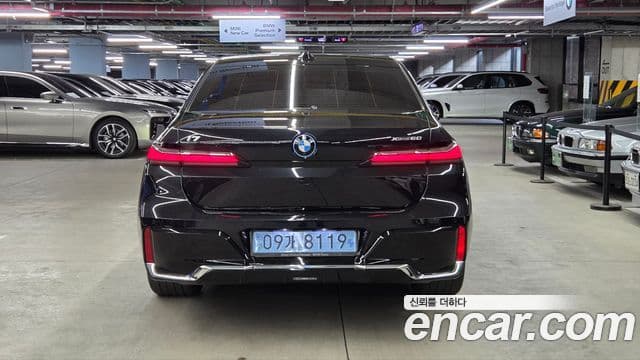 BMW i7 (G70) xDrive 60 M Sport, 2023 4