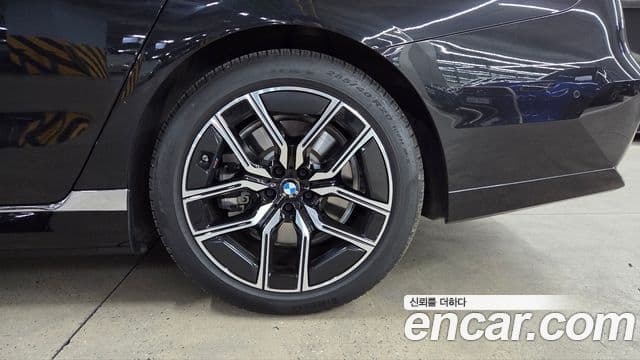 BMW i7 (G70) xDrive 60 M Sport, 2023 все фото