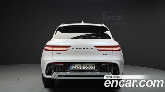 Genesis GV70, 2024 4