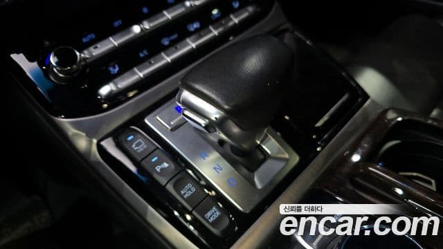 Genesis EQ900 Luxury, 2016 9